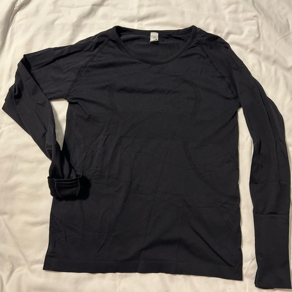 Lululemon Athletica Black Long Sleeve Tee - Picture 4 of 4